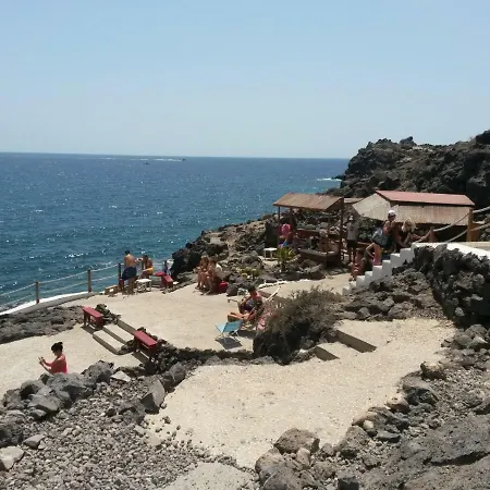 Amarilla Rocks طوستا ديل سيلونثيو